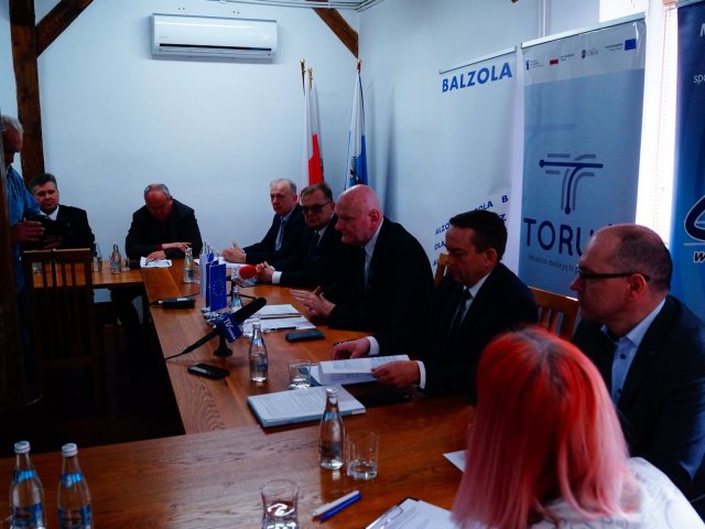 Konferencja prasowa 14.04.2022 - podpisanie umowy na modernizację torowiska w ul. Warneńczyka (zadanie 5)