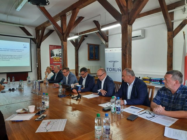 Konferencja prasowa 14.07.2022 - rozpoczęcie prac przy modernizacji torowiska w ul. Warneńczyka (zadanie 5)